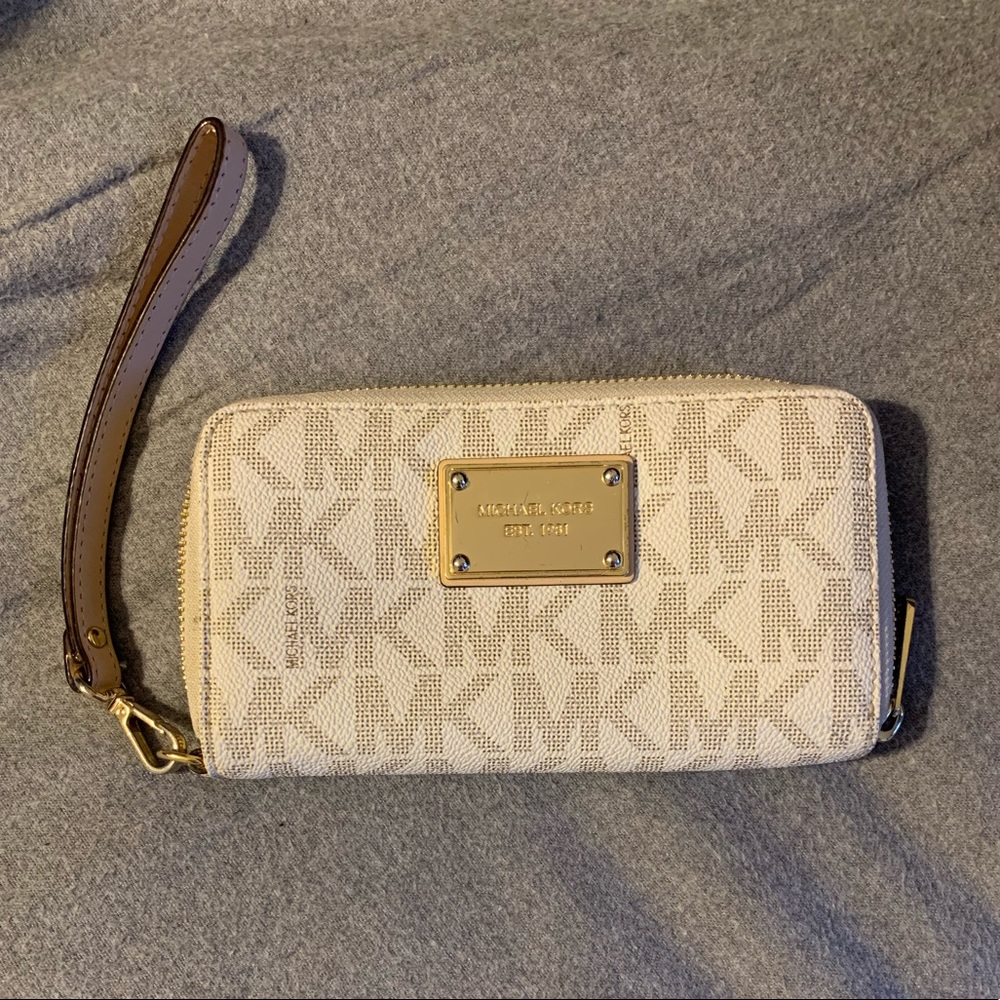 Michael Kors Cream Wristlet